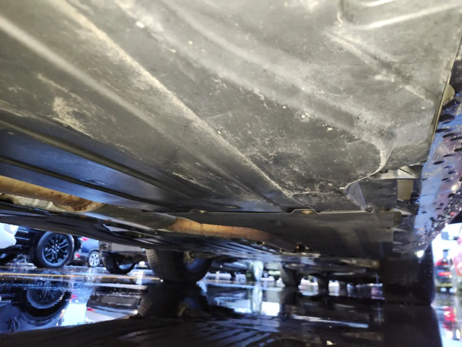 Undercarriage - Passenger Photo