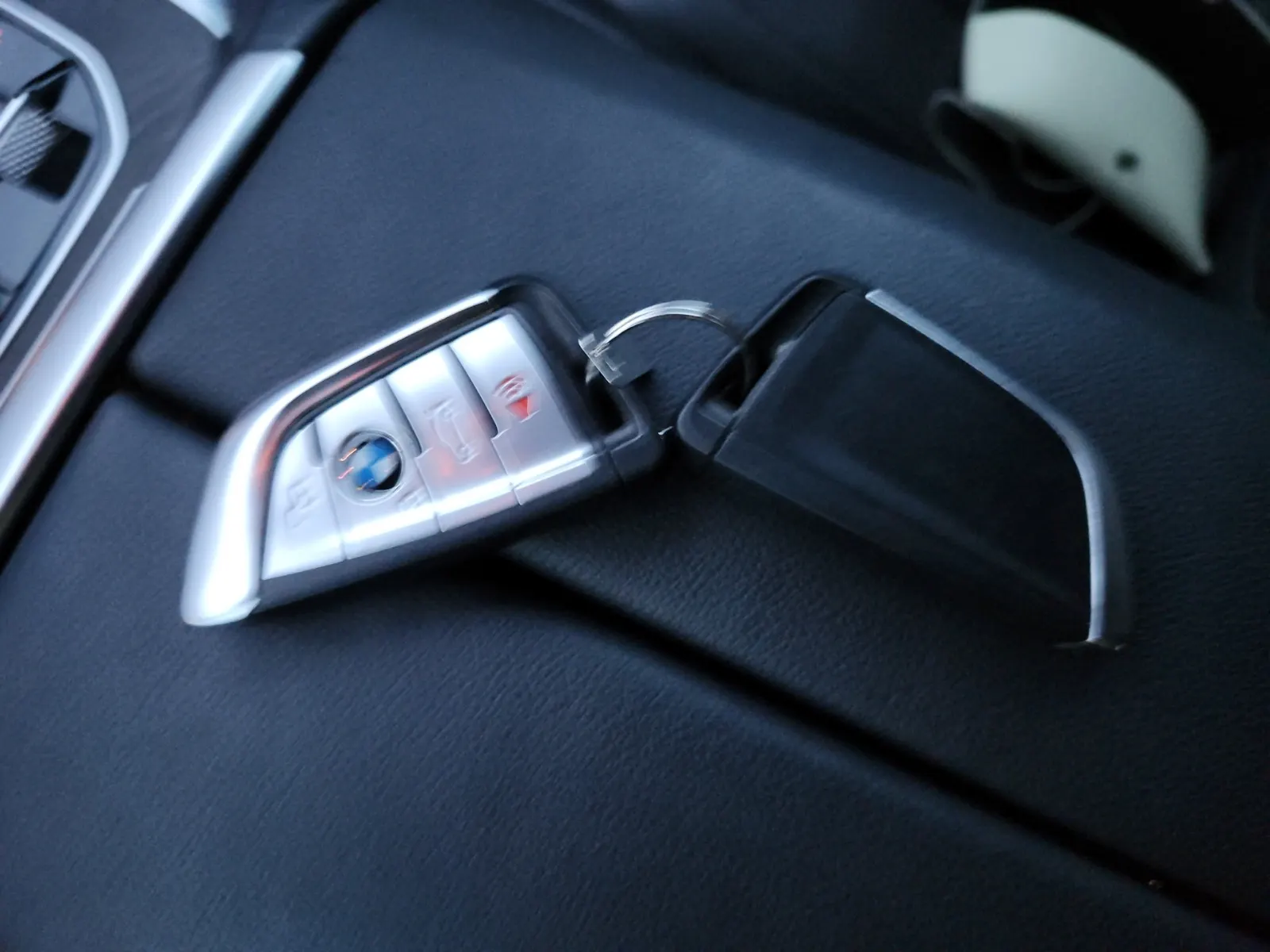 Keys/Fobs/Manual Photo