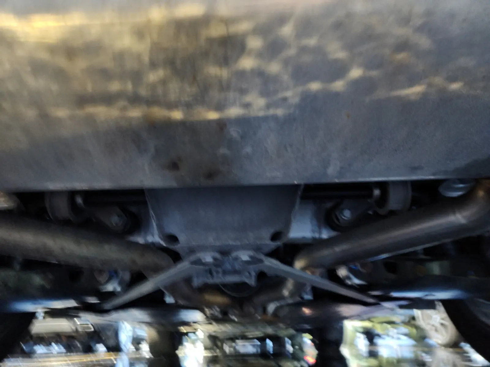 Undercarriage - Rear Photo