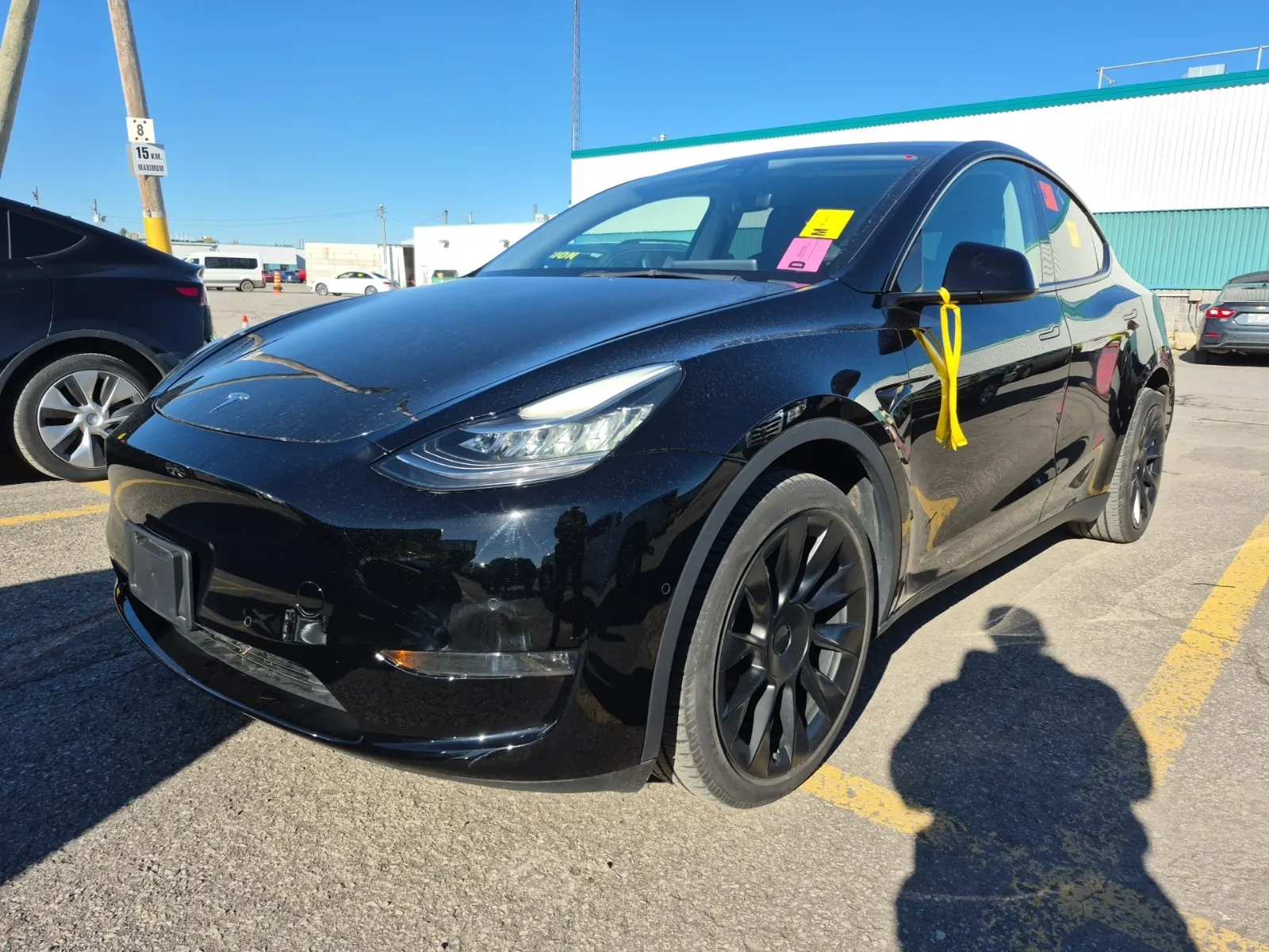 Front driver 3/4 photo