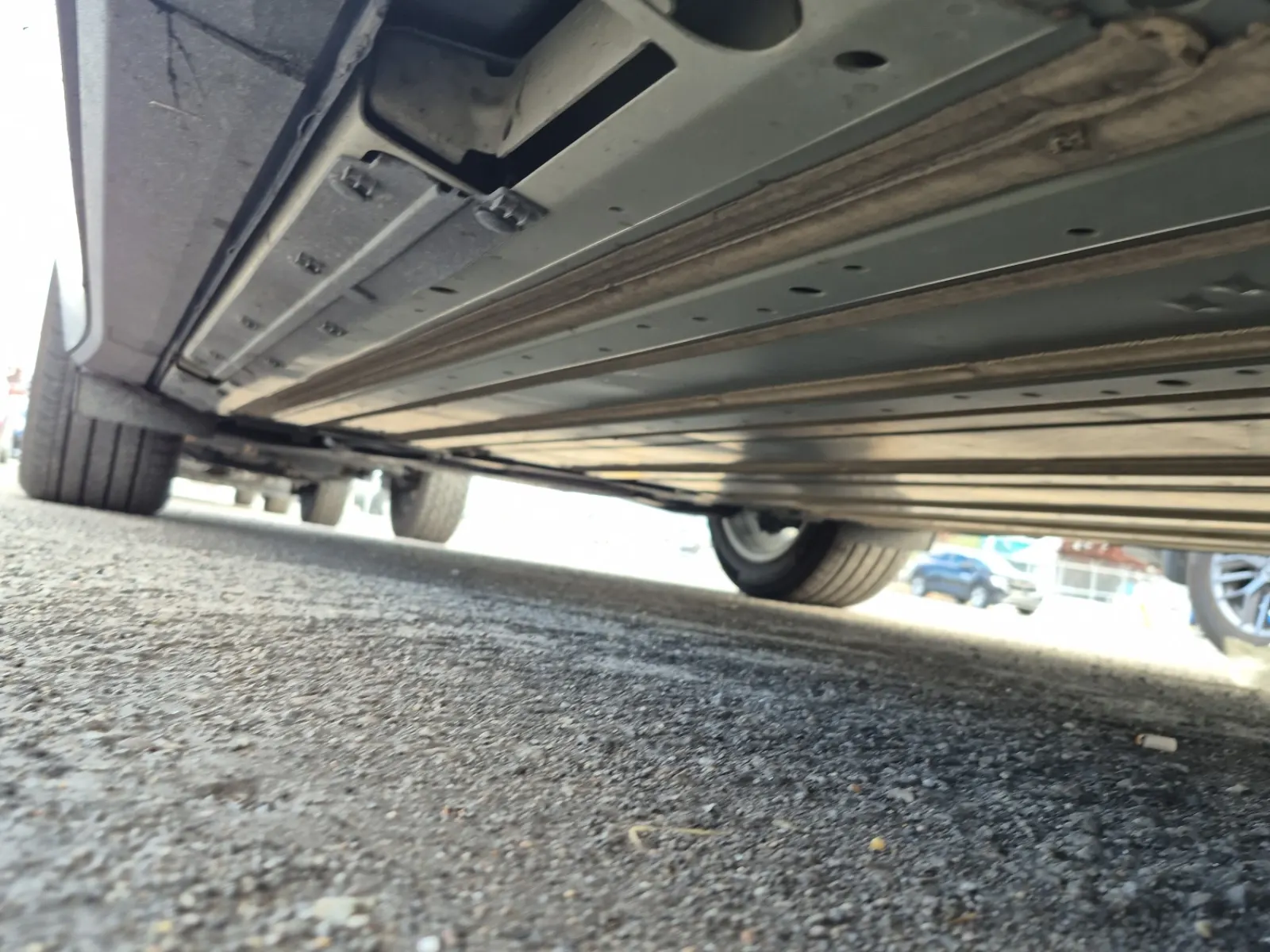 Undercarriage - Passenger Photo