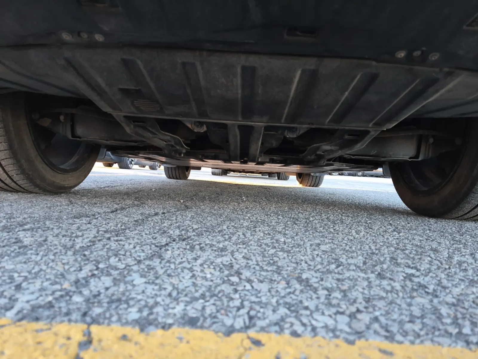 Undercarriage - Rear Photo