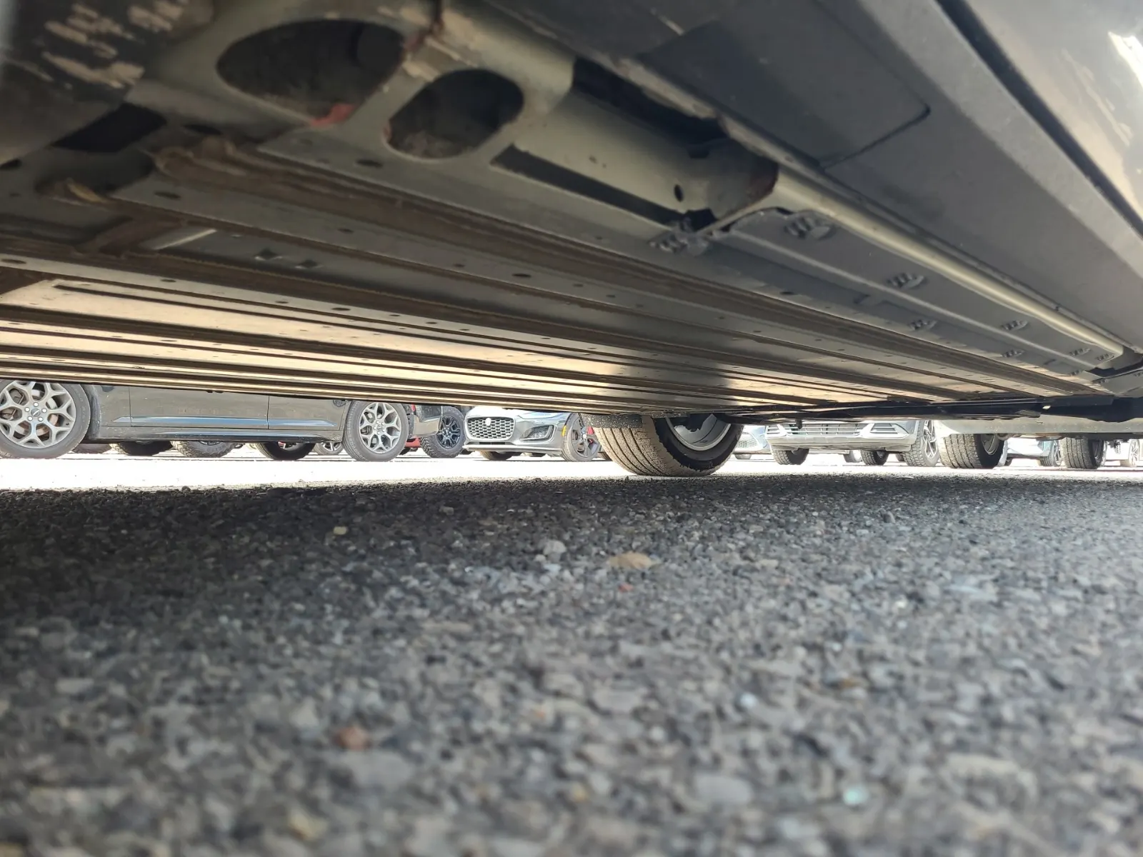 Undercarriage - Driver Photo