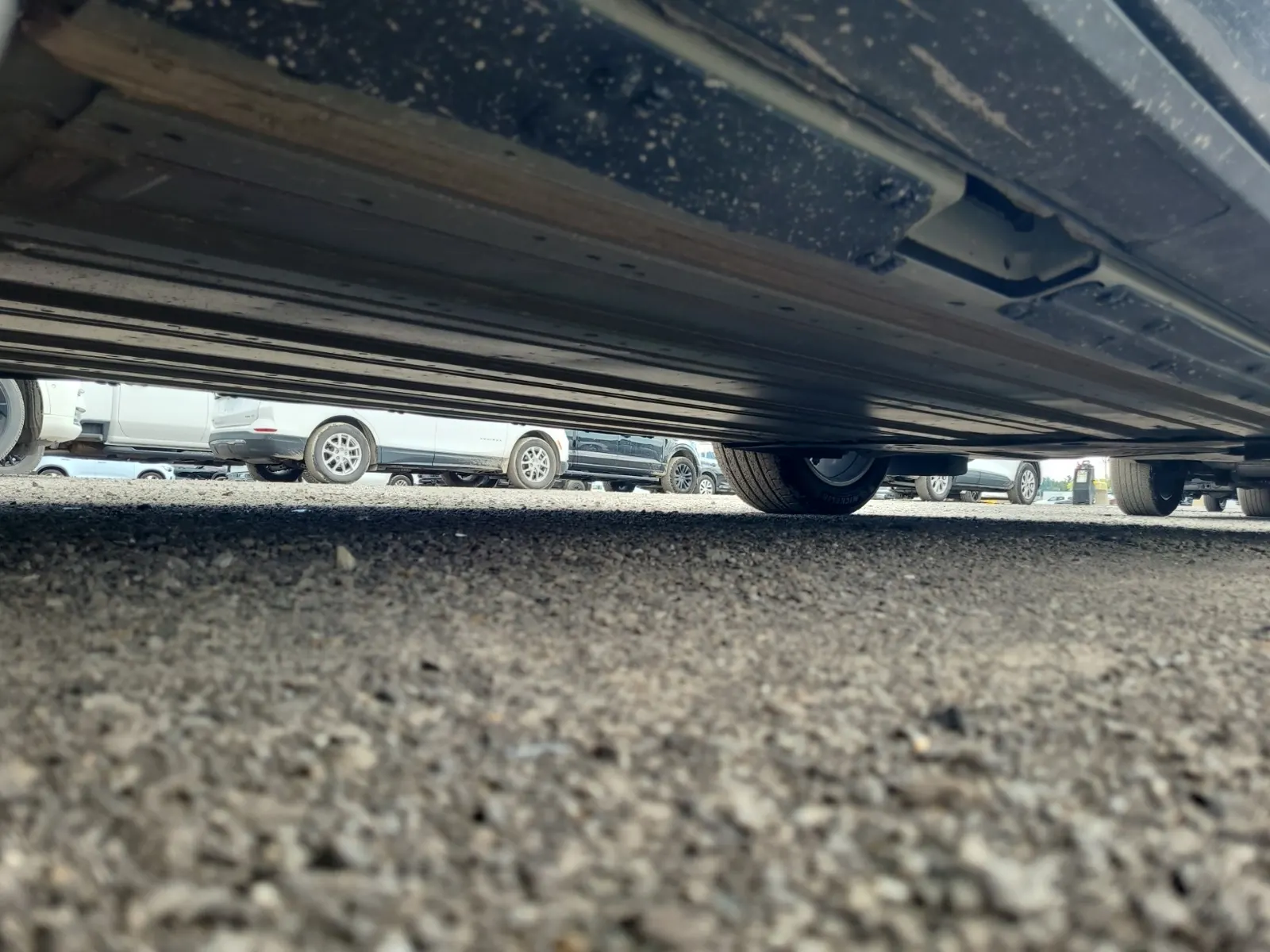 Undercarriage - Passenger Photo
