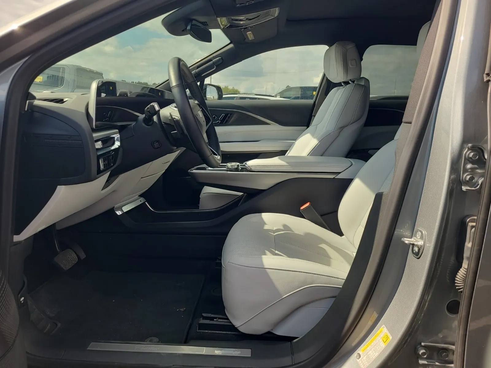 Front Interior Photo