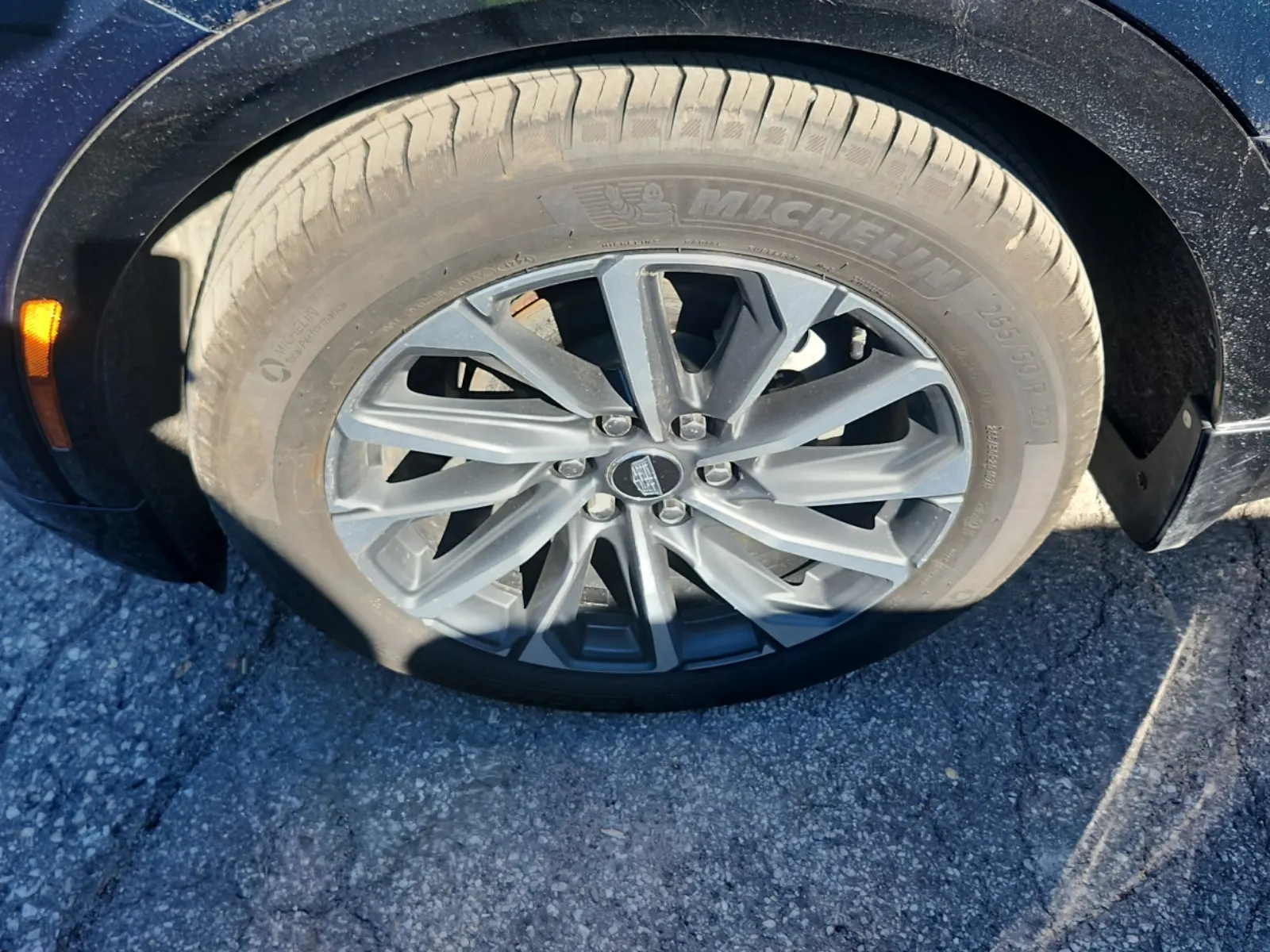 Front driver wheel/tire photo