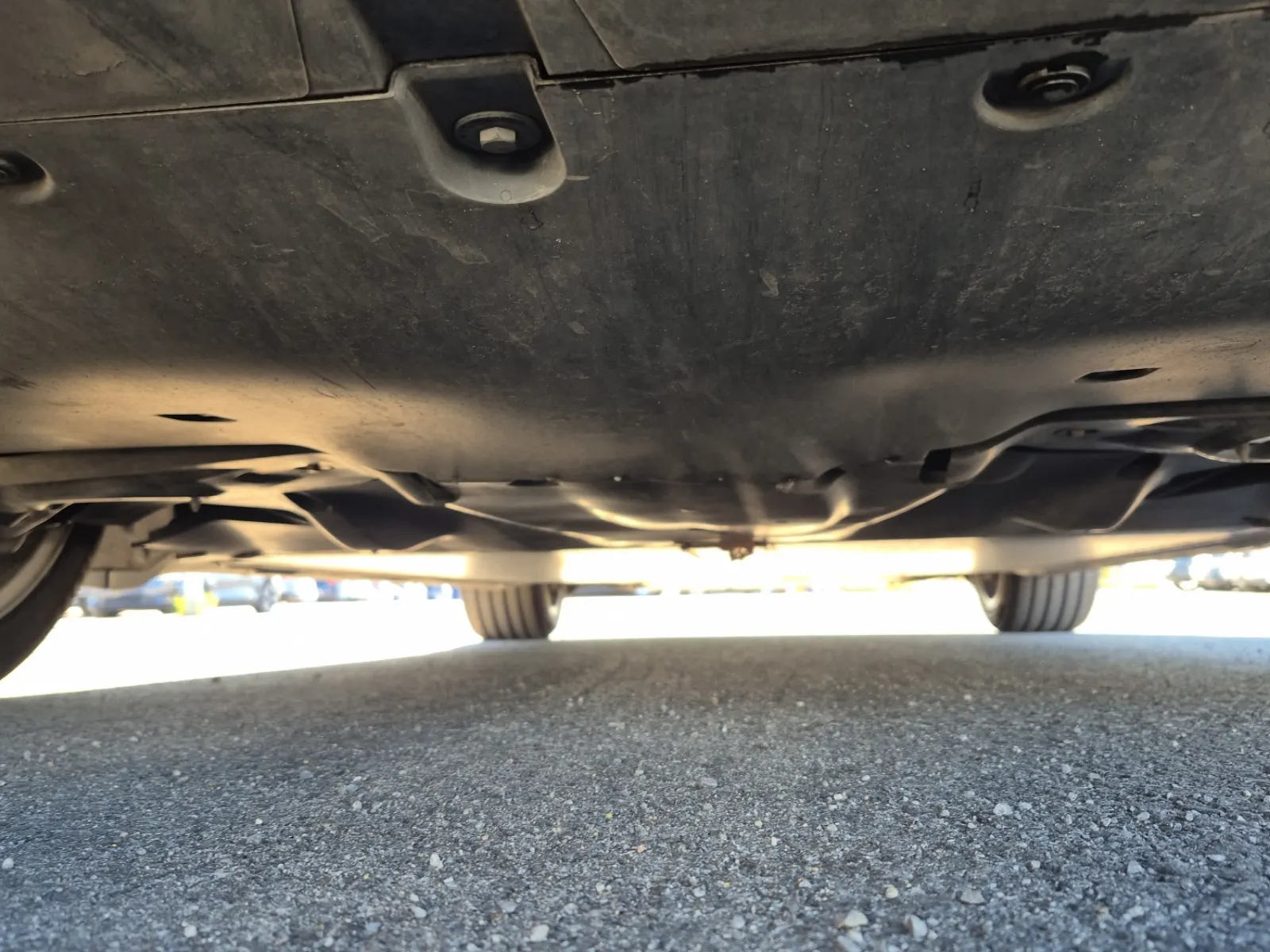 Undercarriage - Rear Photo
