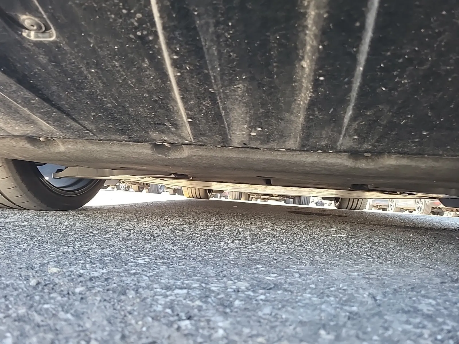 Undercarriage - Rear Photo