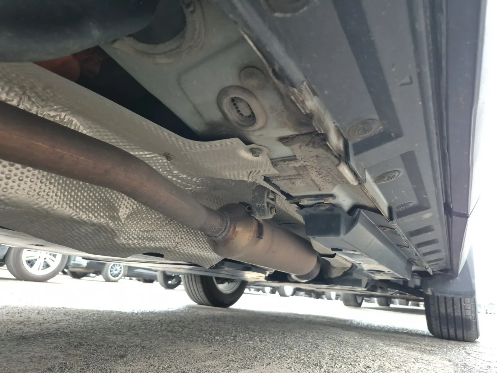 Undercarriage - Passenger Photo