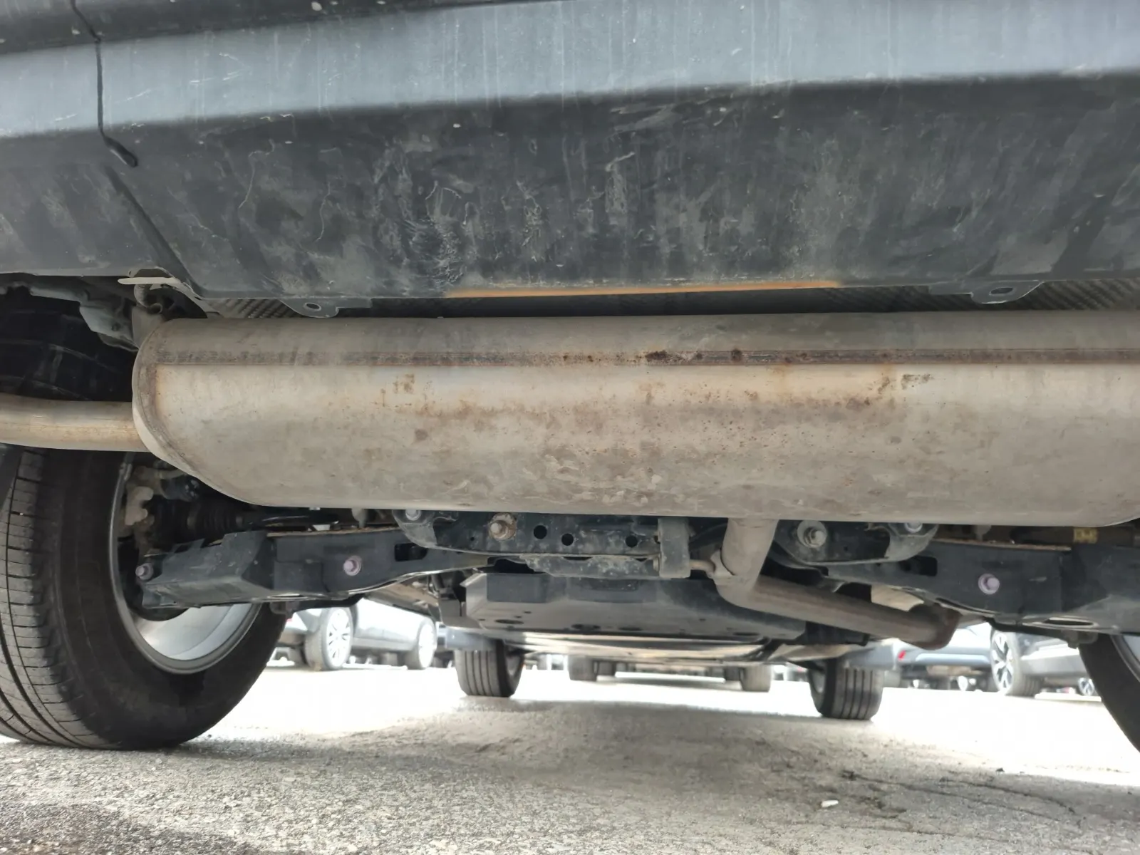 Undercarriage - Rear Photo