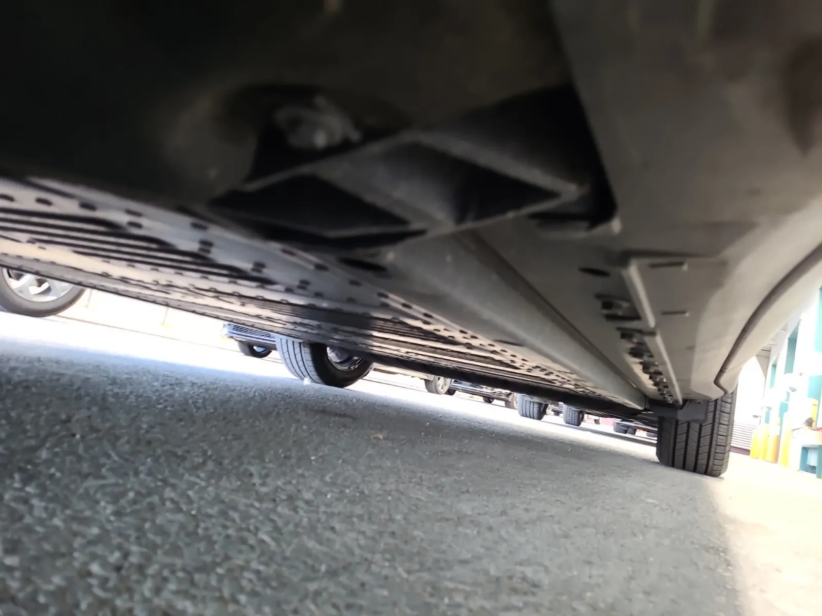 Undercarriage - Driver Photo