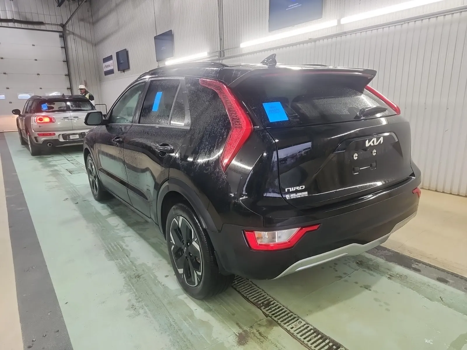 Driver Rear 3/4 Photo