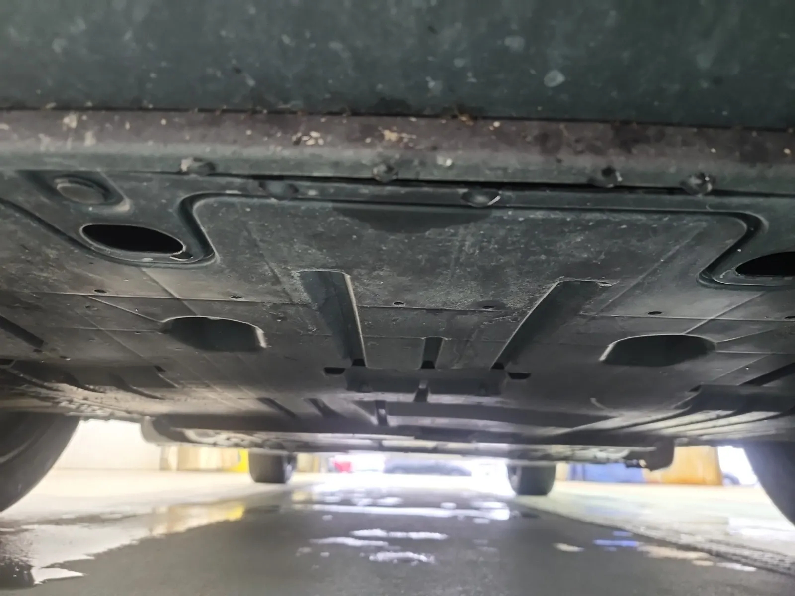 Undercarriage - Front Photo