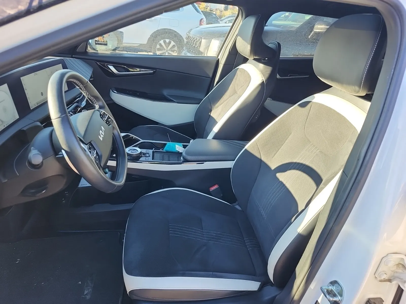 Front Interior Photo
