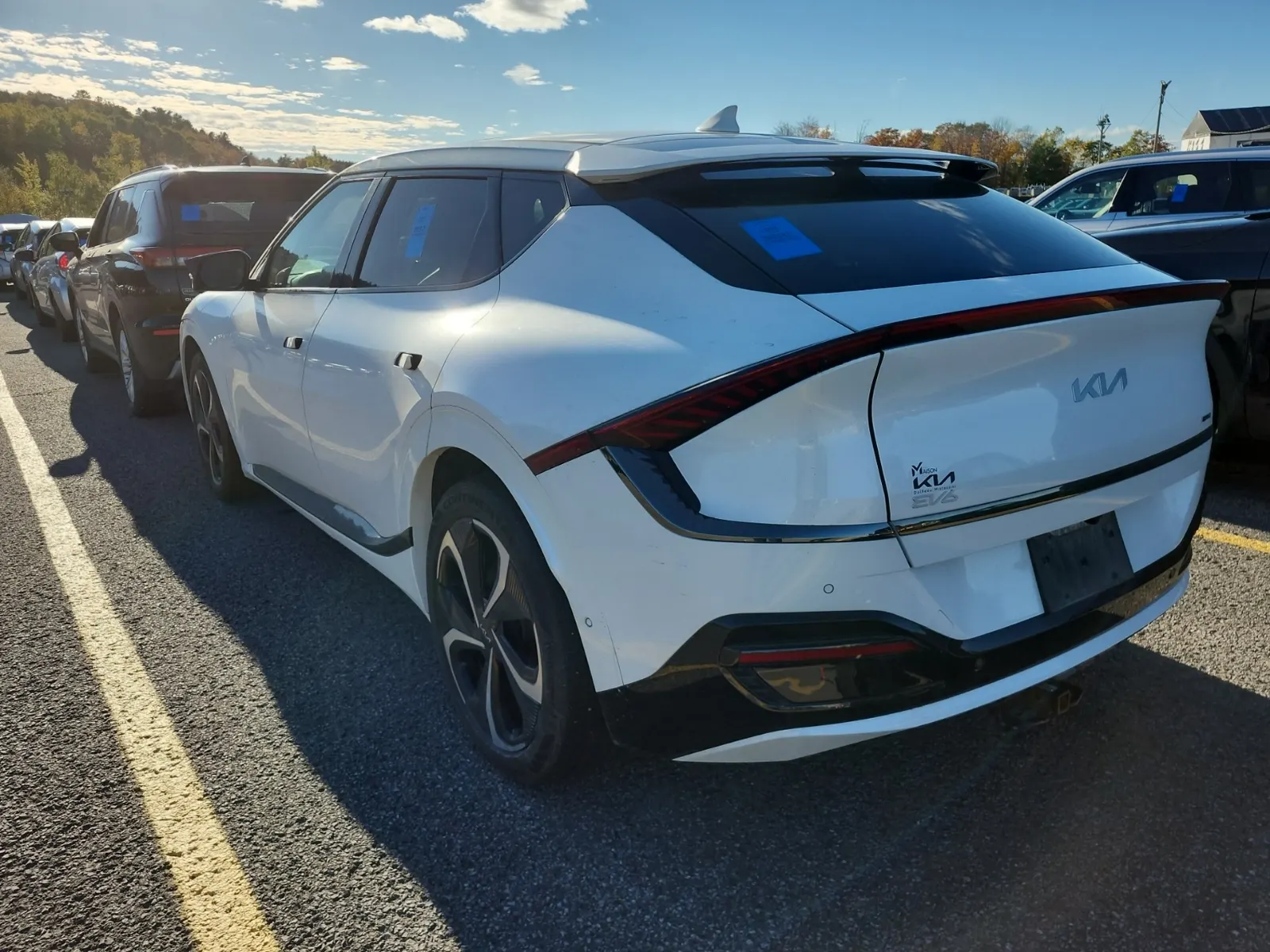 Driver Rear 3/4 Photo
