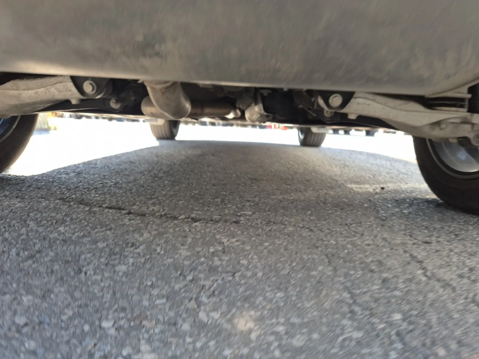 Undercarriage - Rear Photo