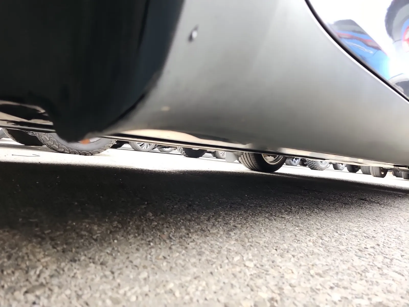 Undercarriage - Passenger Photo