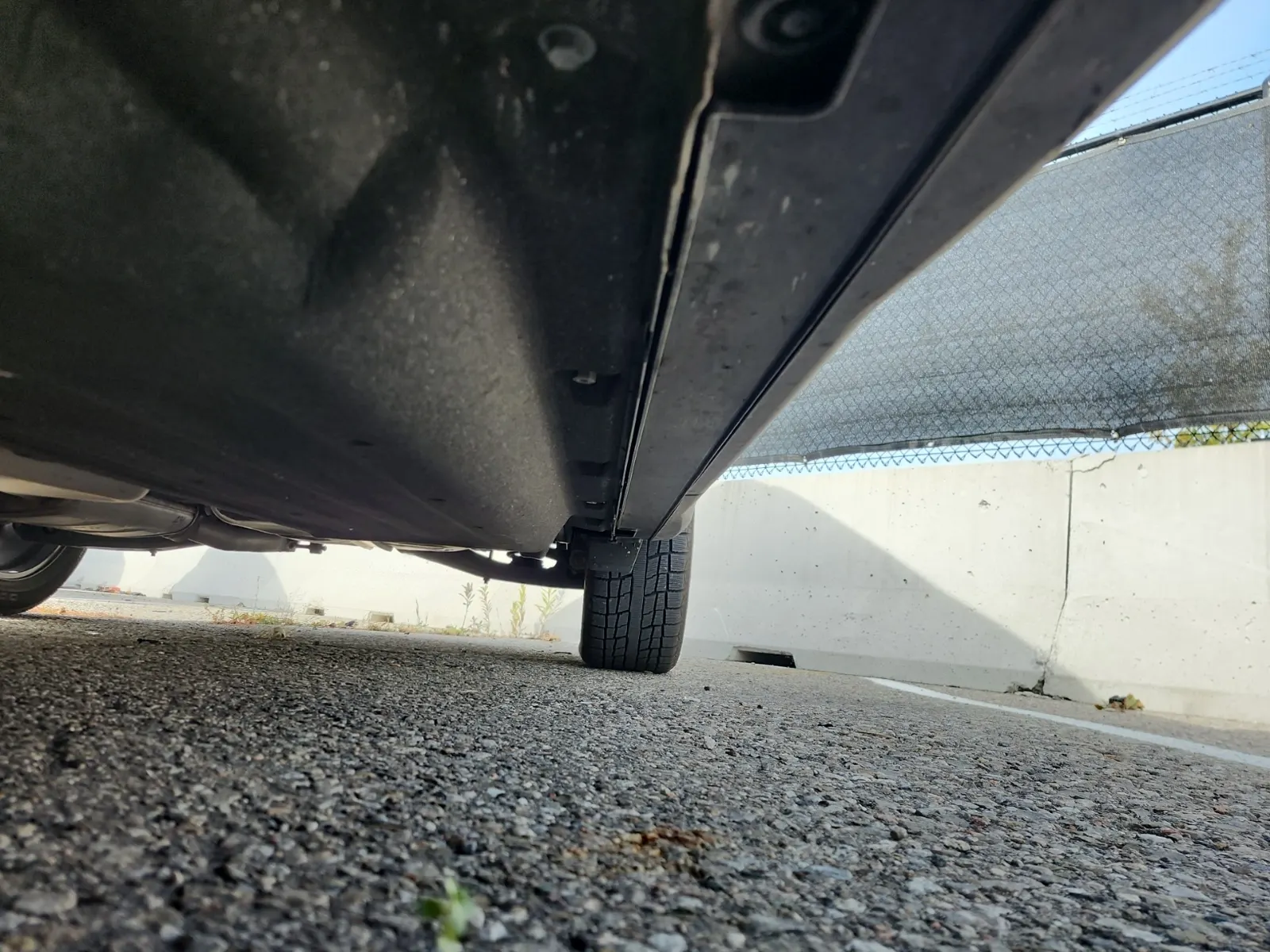 Undercarriage - Driver Photo