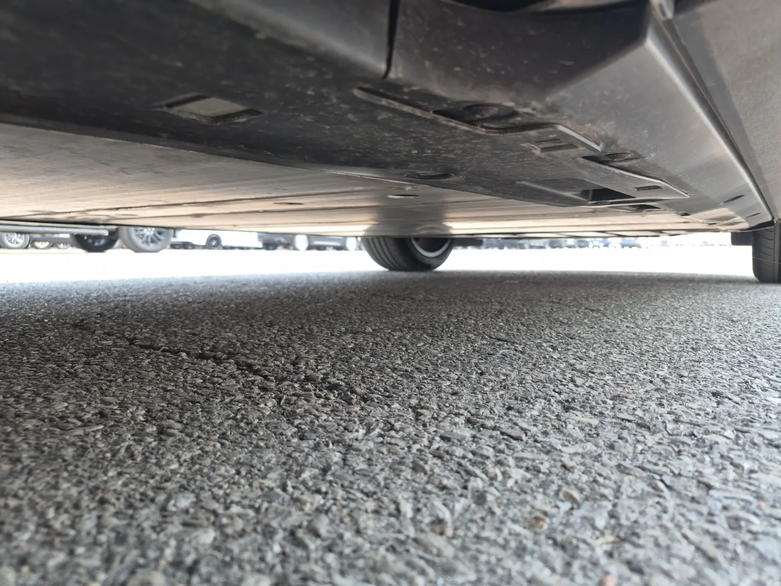 Undercarriage - Passenger Photo