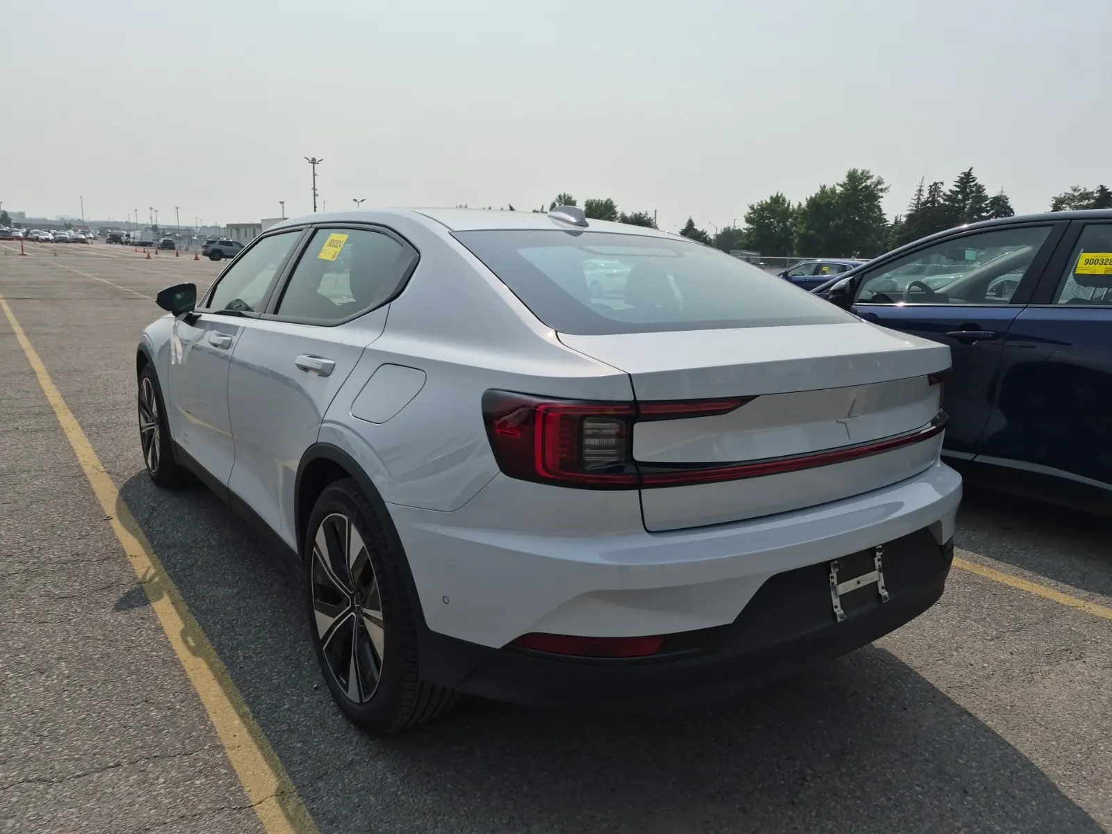 Driver Rear 3/4 Photo