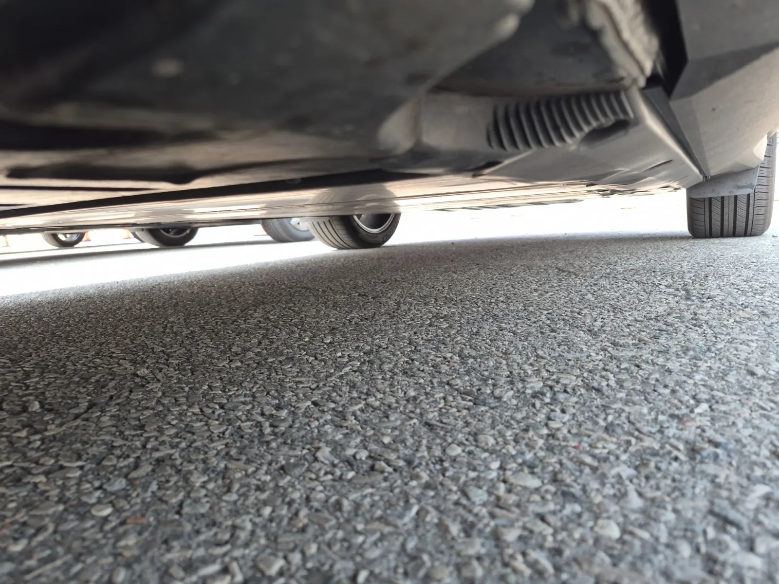 Undercarriage - Driver Photo