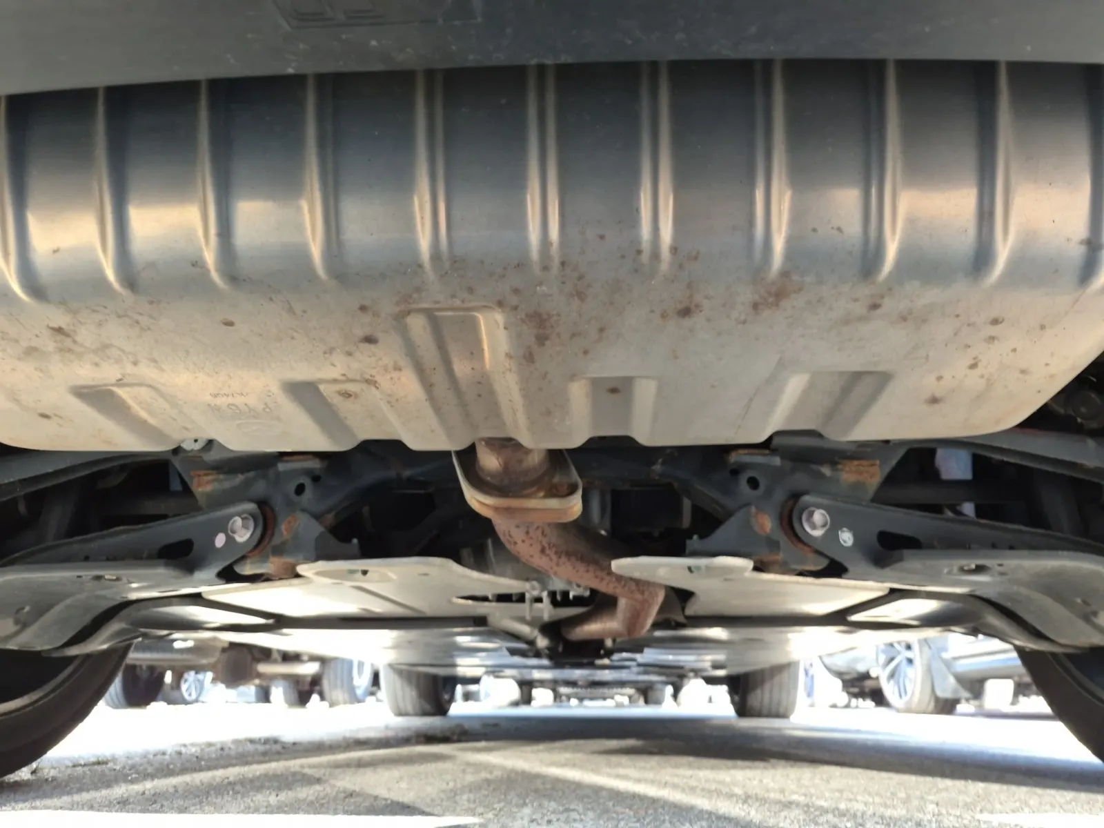 Undercarriage - Rear Photo