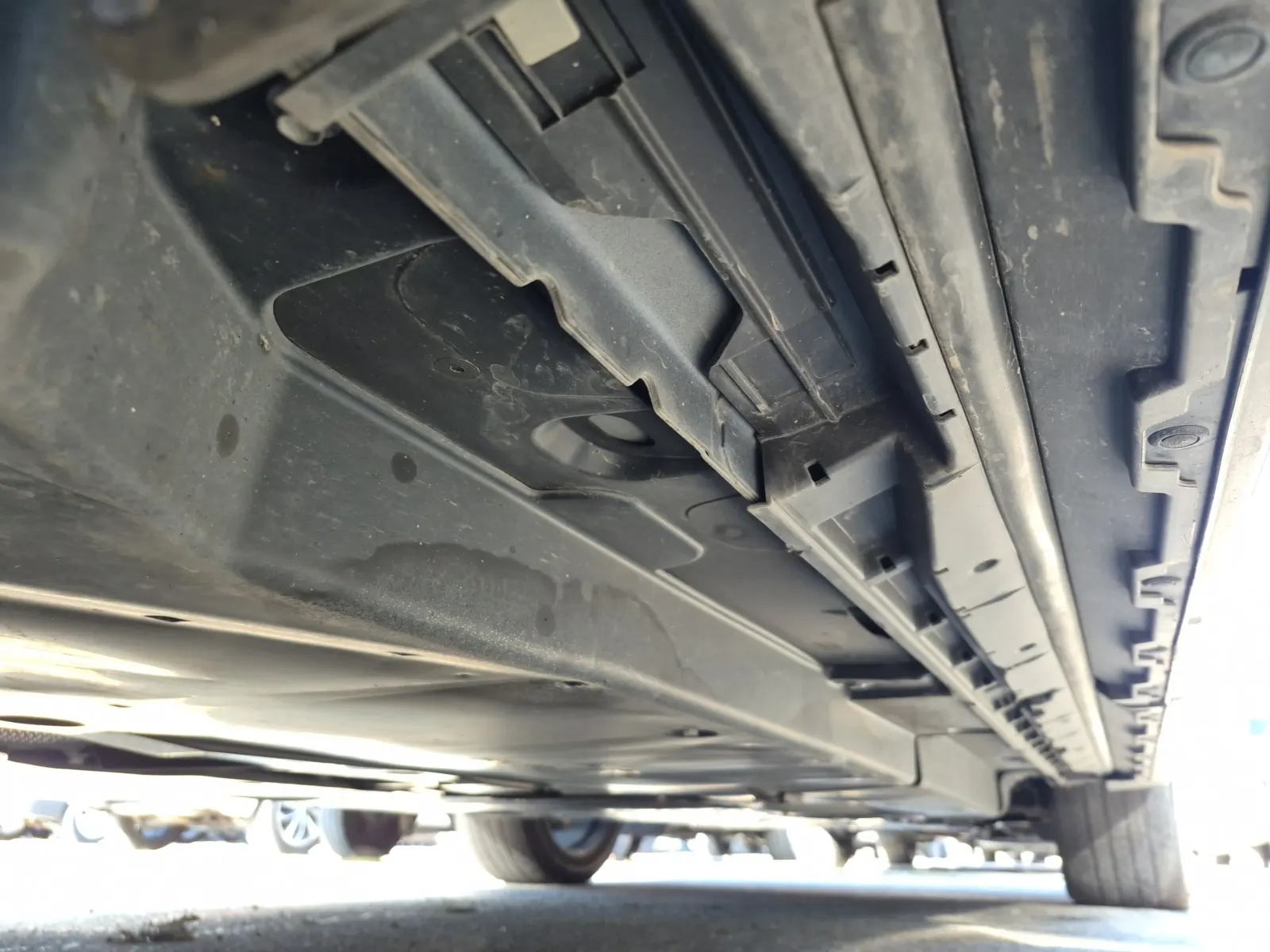 Undercarriage - Passenger Photo