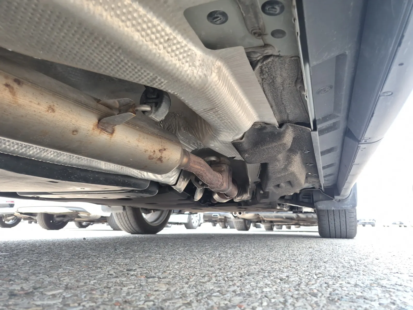 Undercarriage - Passenger Photo