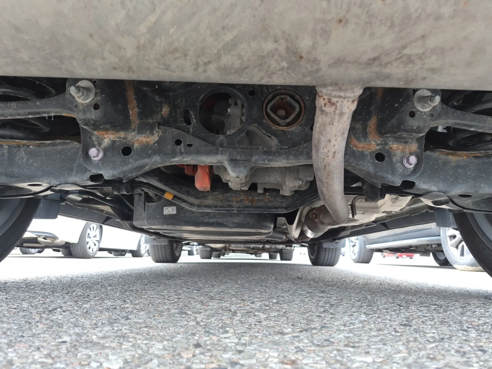 Undercarriage - Rear Photo