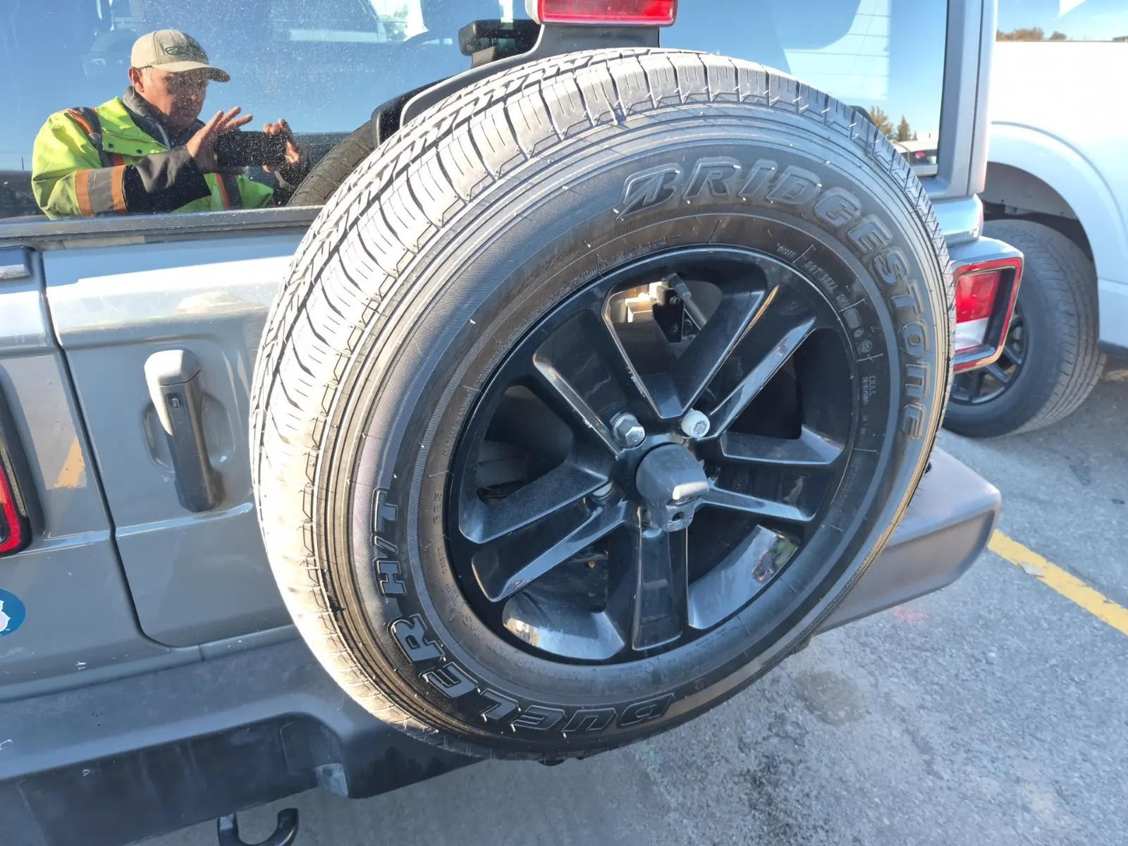Spare Tire & Wheel Photo