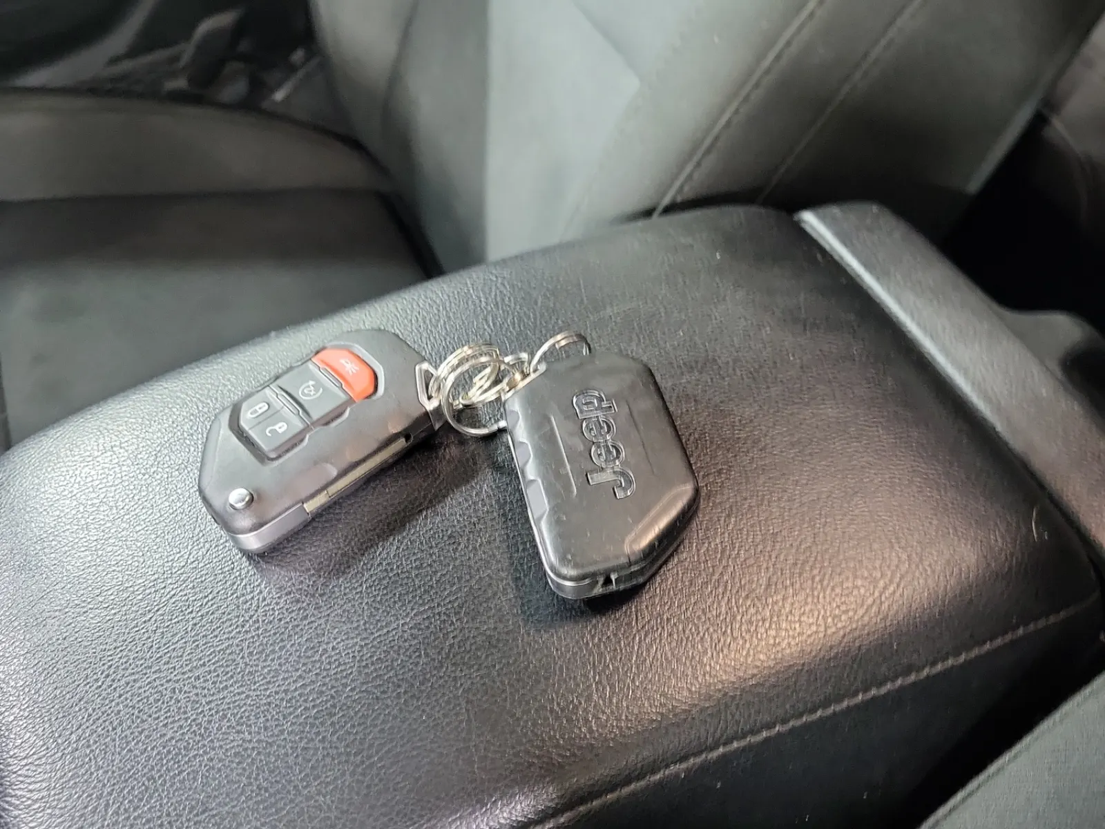 Keys/Fobs/Manual Photo