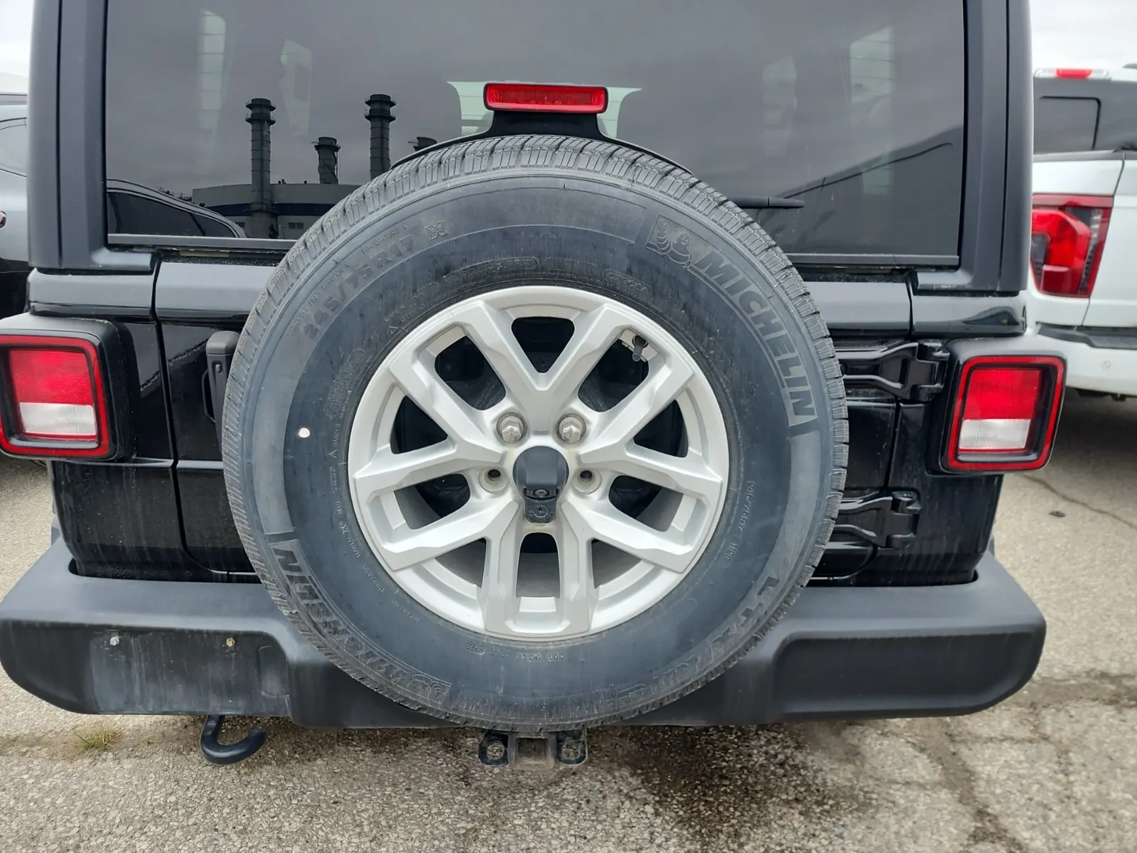 Spare Tire & Wheel Photo