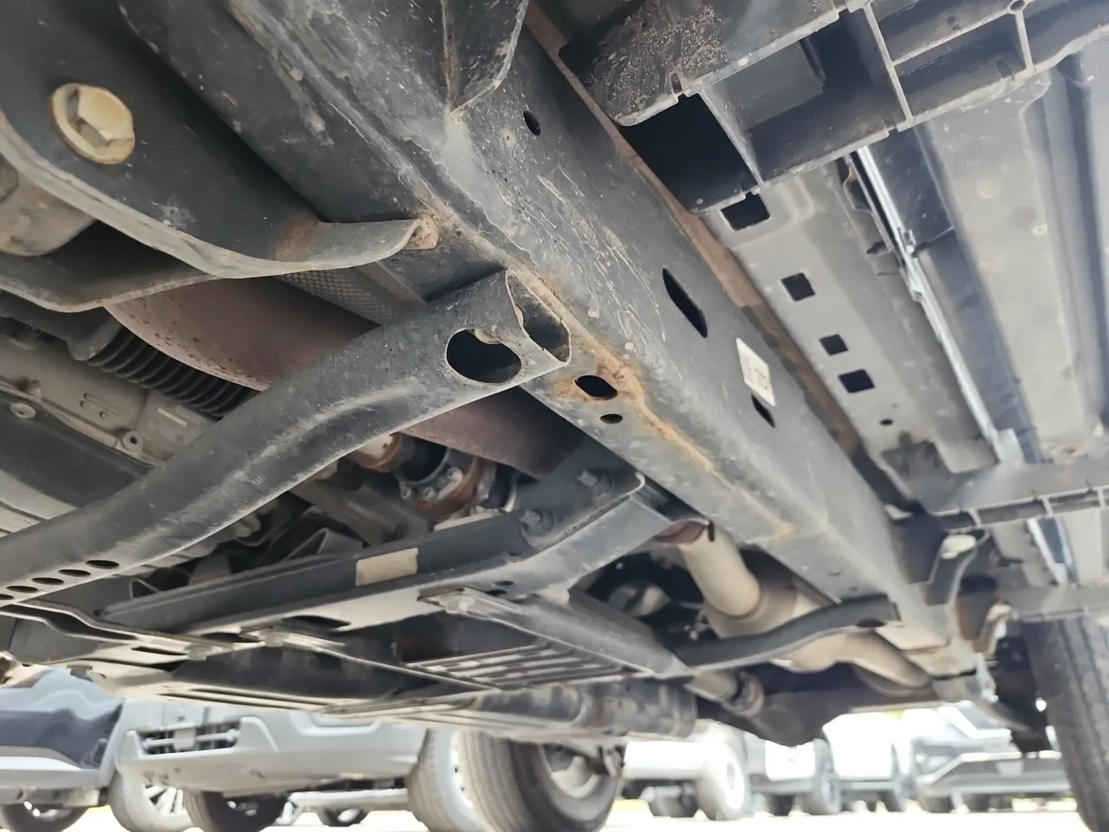 Undercarriage - Driver Photo