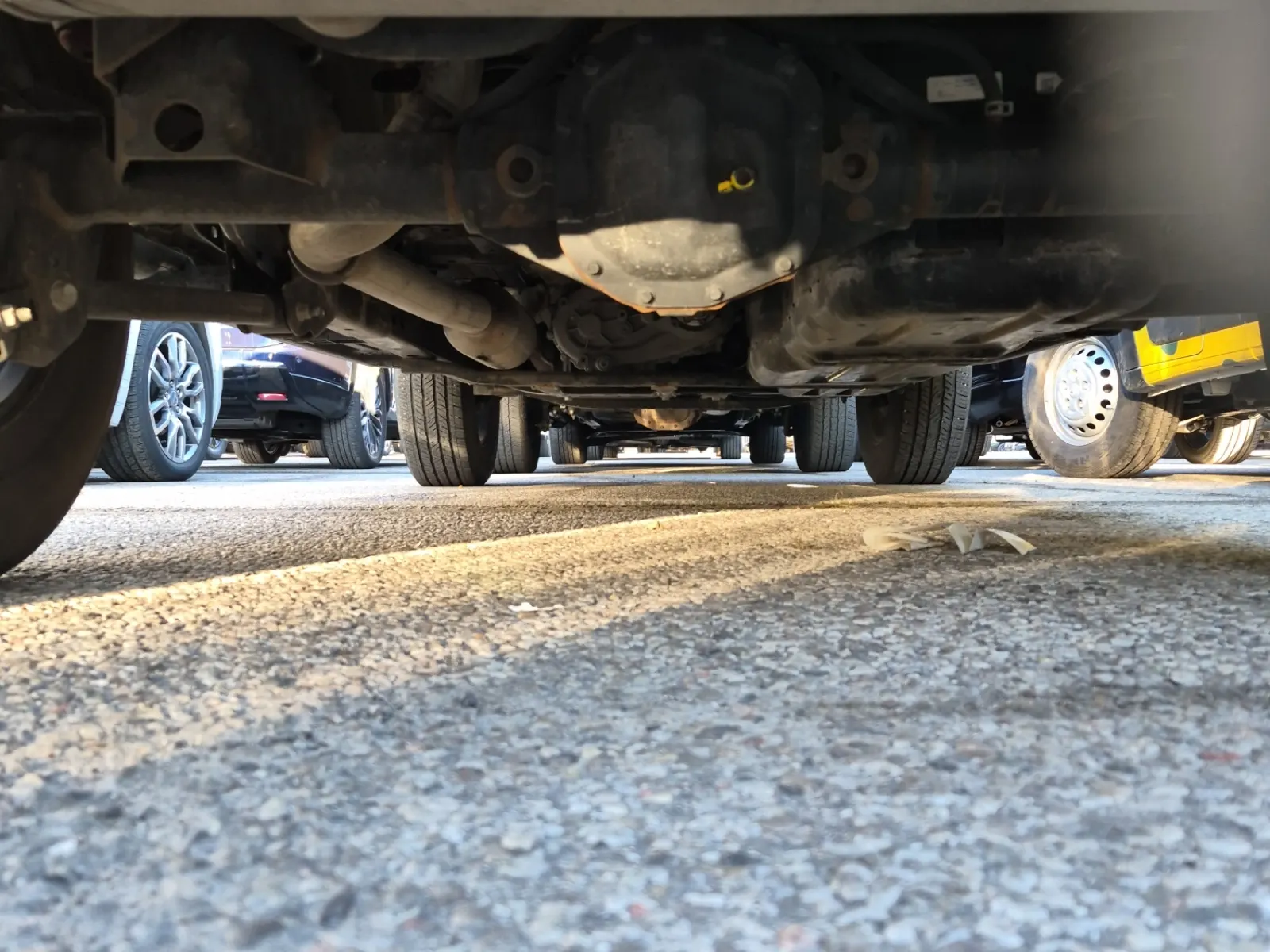 Undercarriage - Rear Photo