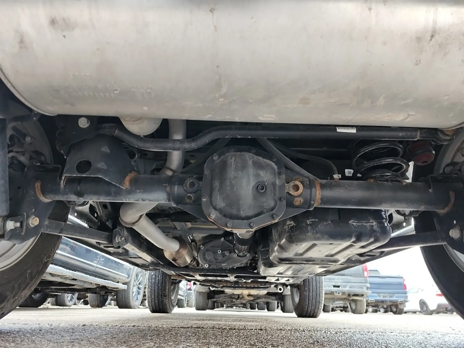 Undercarriage - Rear Photo