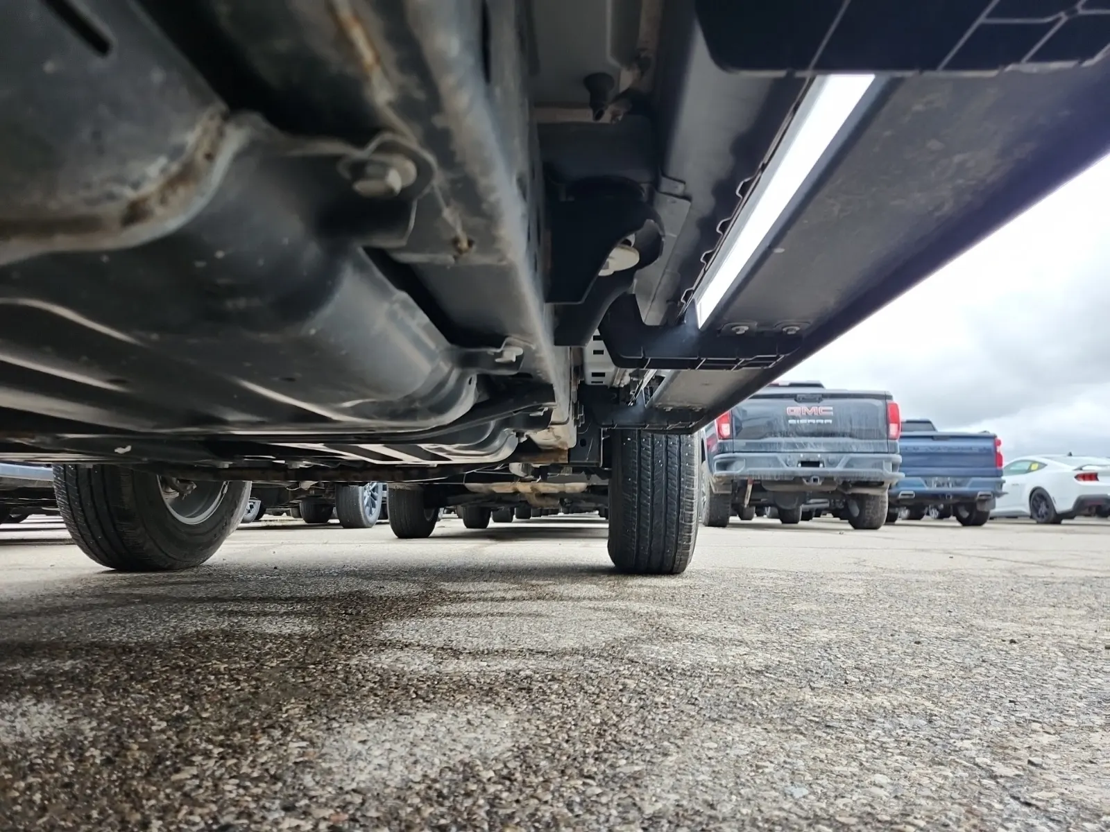 Undercarriage - Passenger Photo