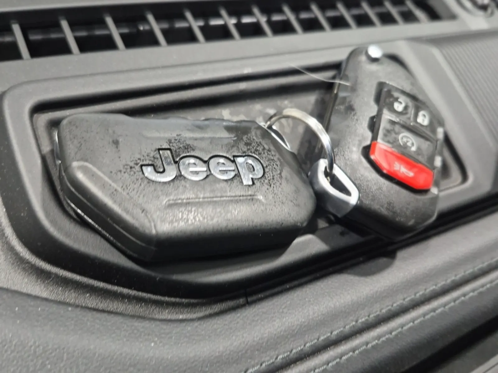 Keys/Fobs/Manual Photo