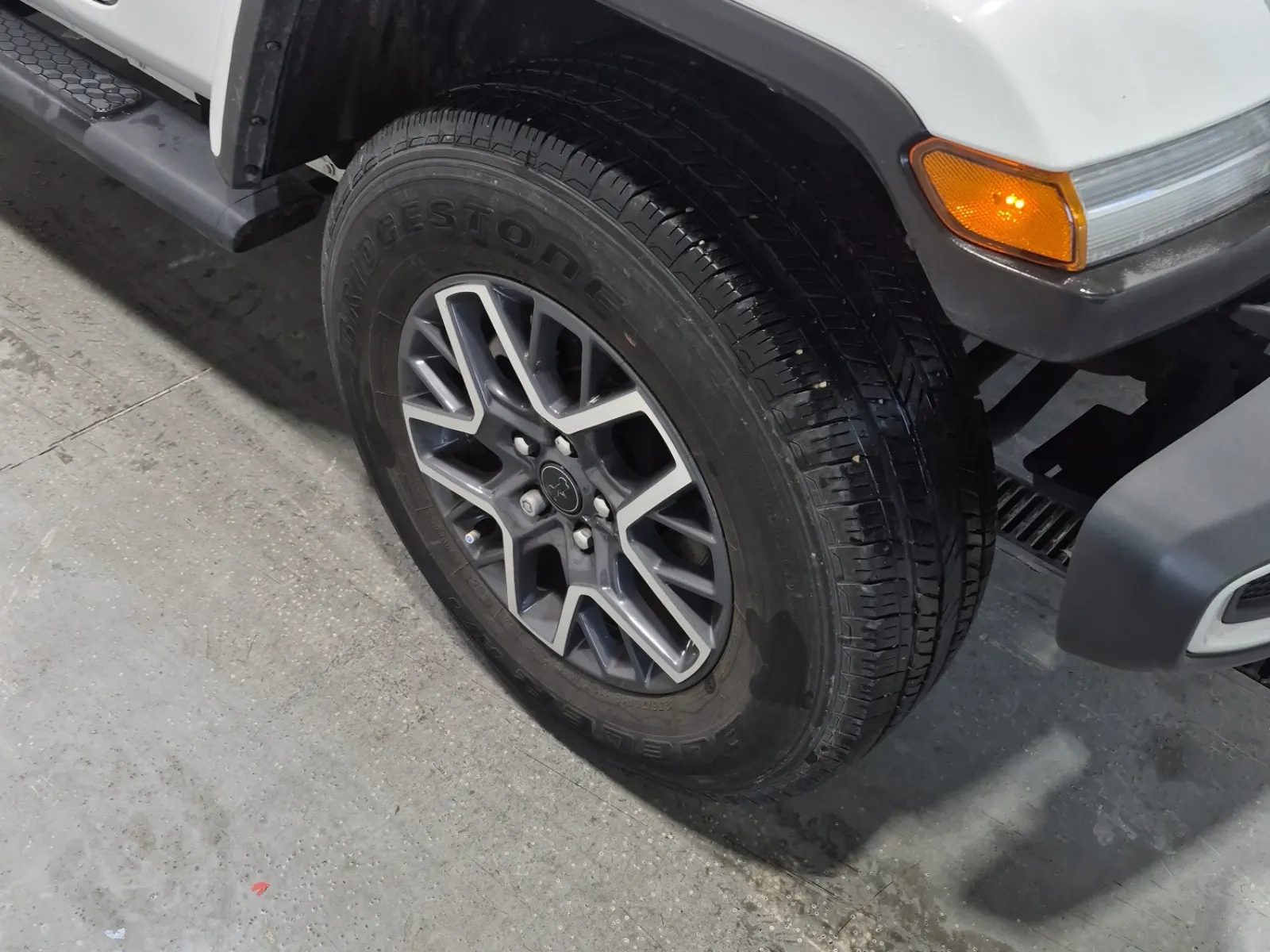 Right Front Wheel/Tire Photo