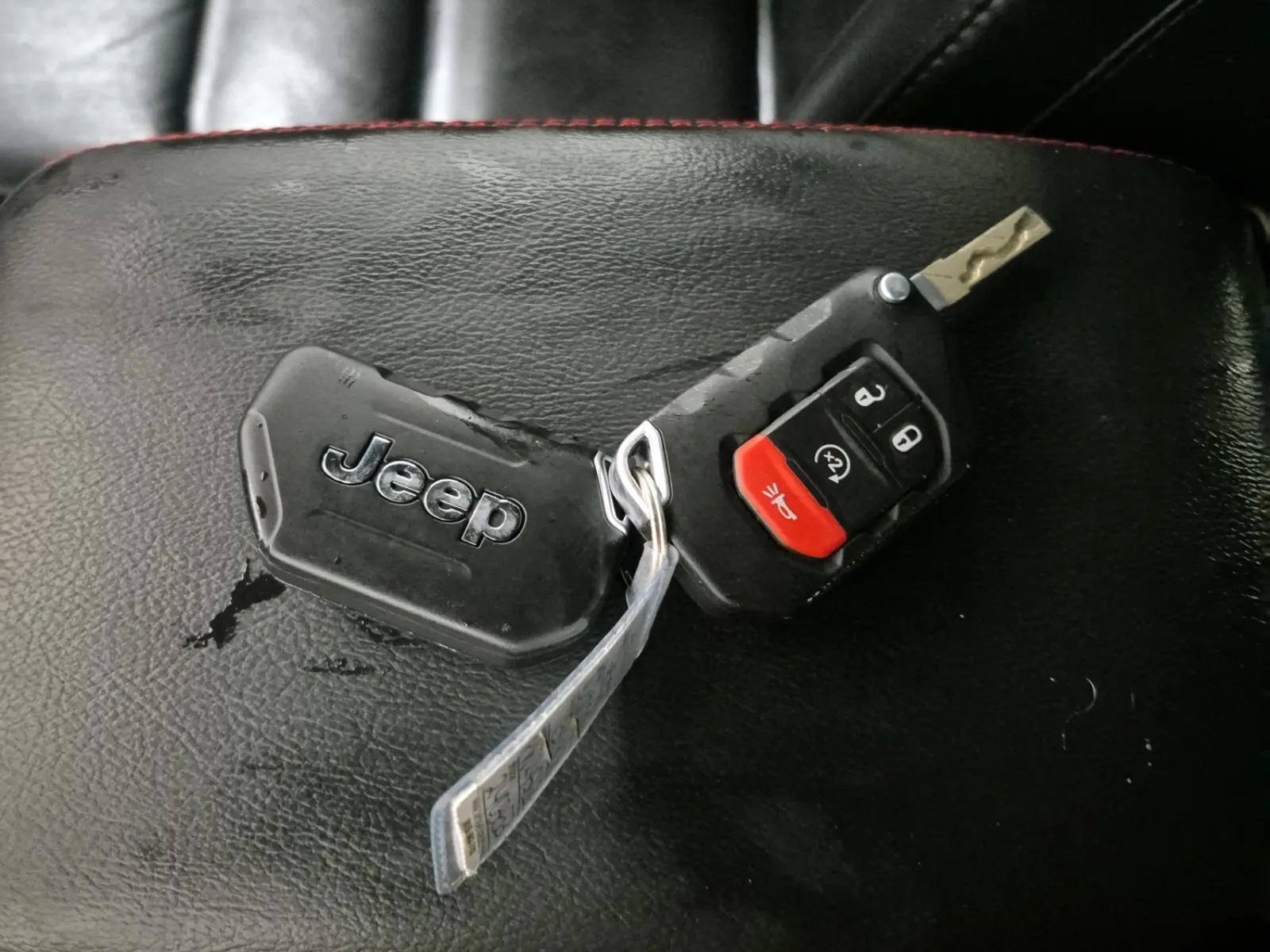 Keys/Fobs/Manual Photo