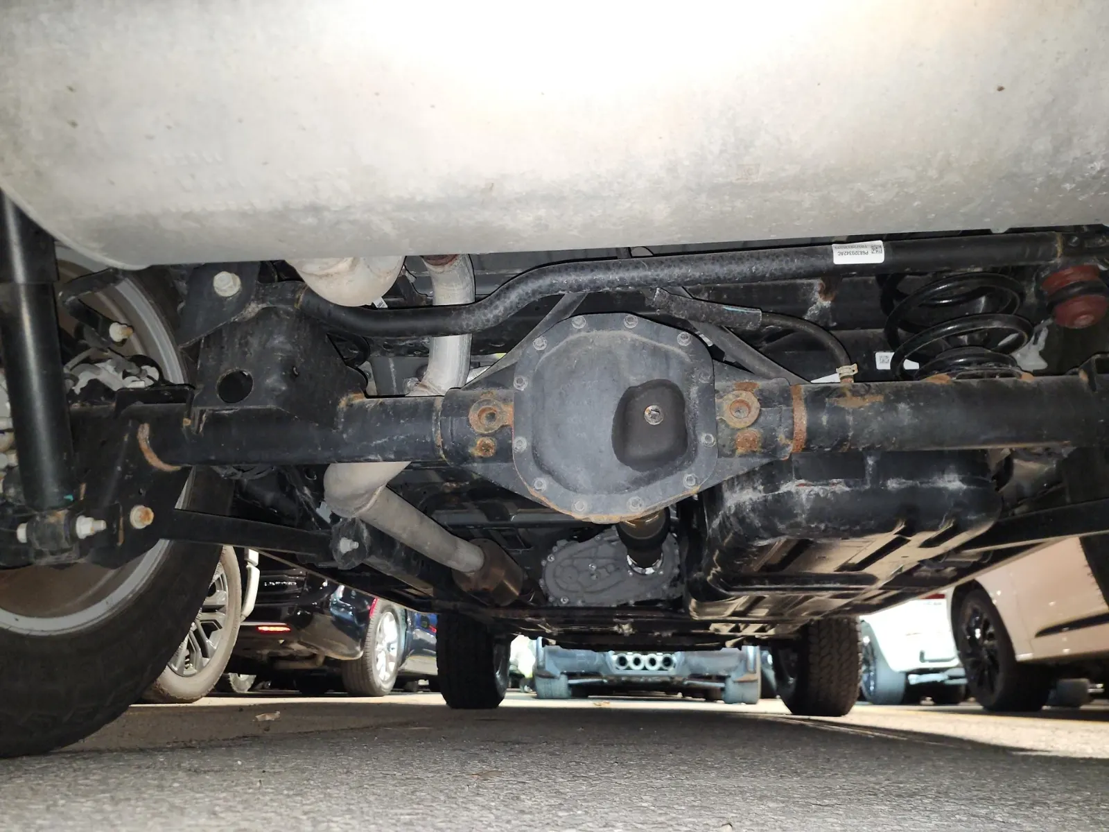 Undercarriage - Rear Photo