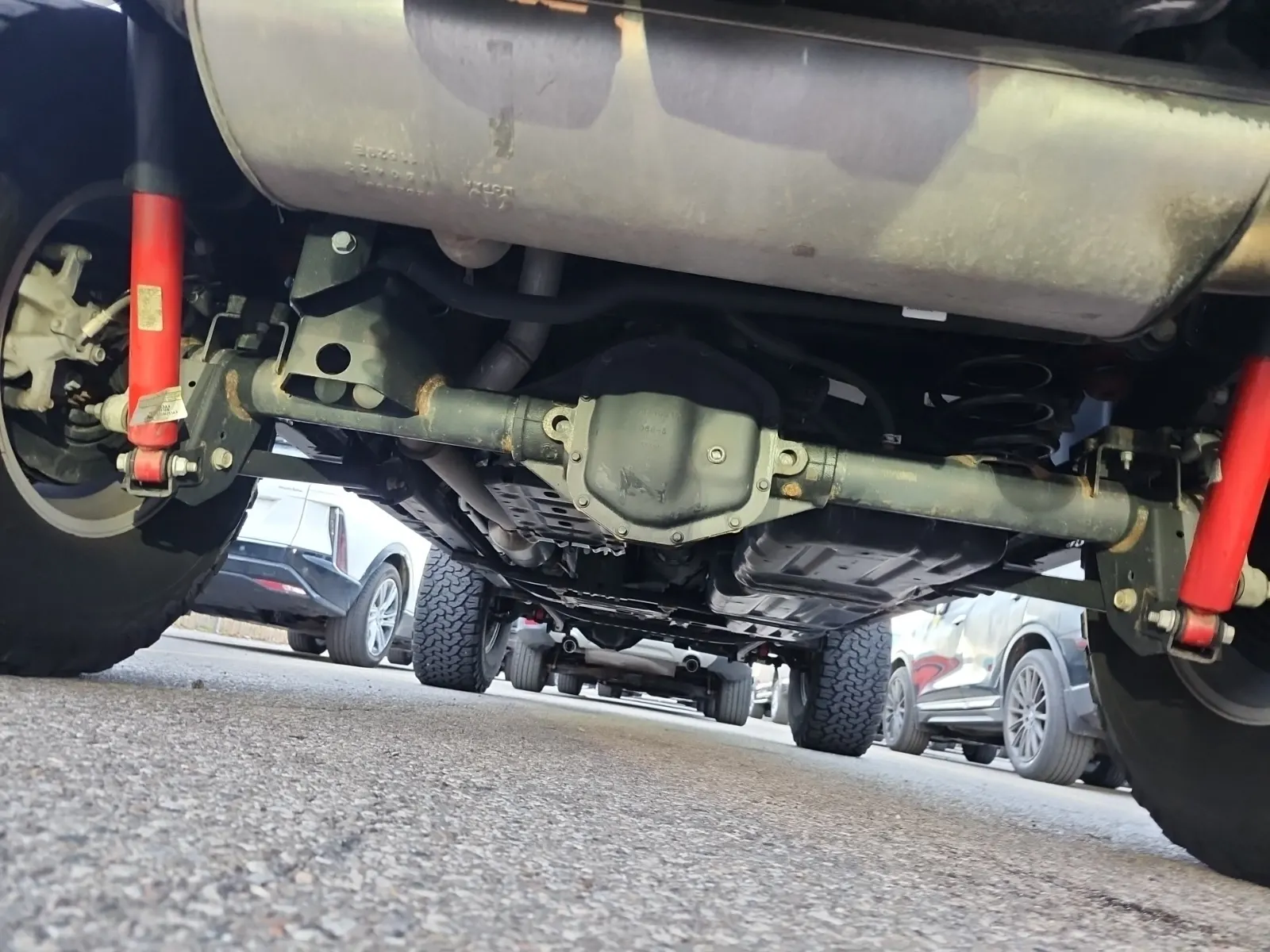 Undercarriage - Rear Photo