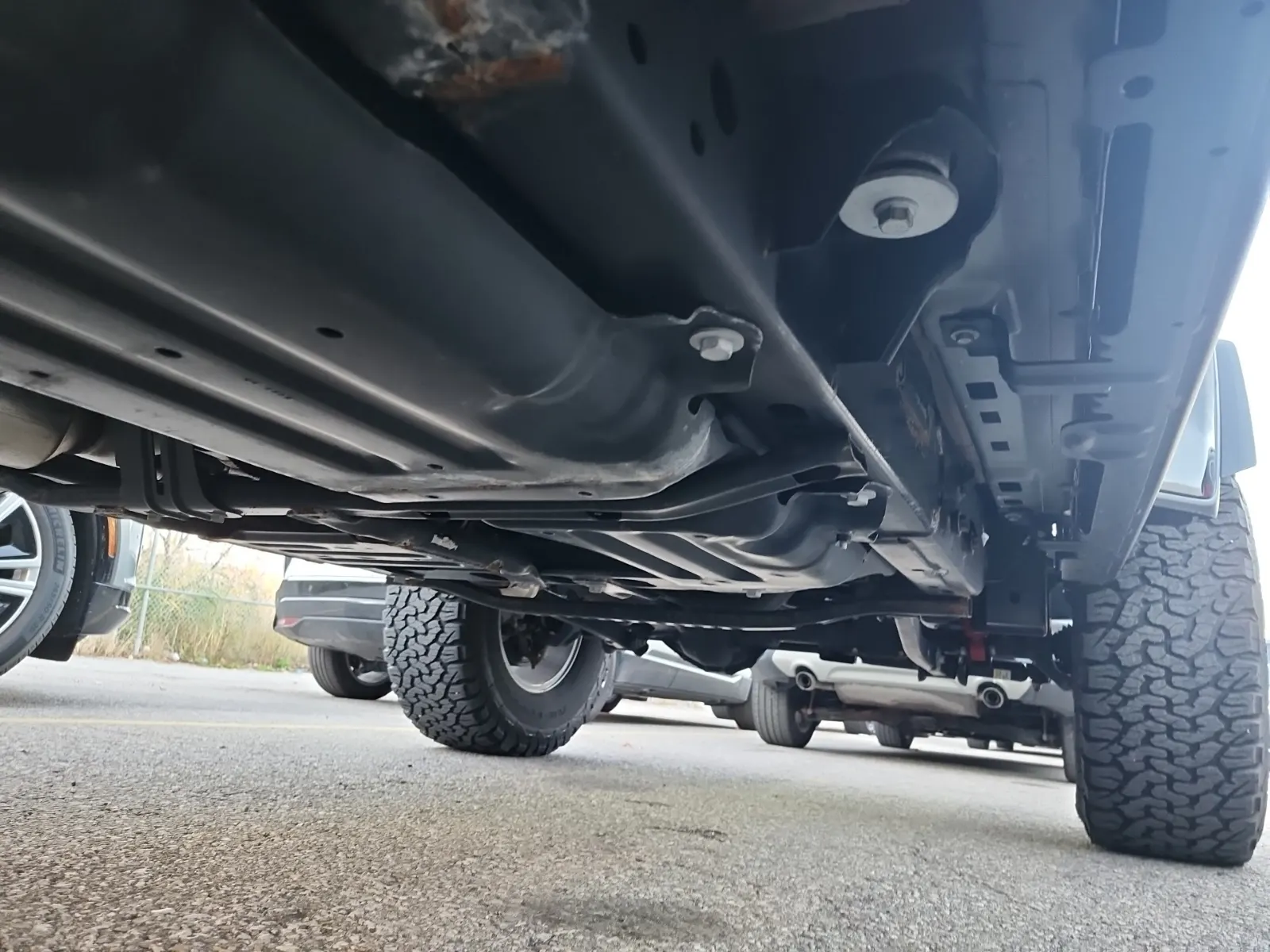 Undercarriage - Passenger Photo
