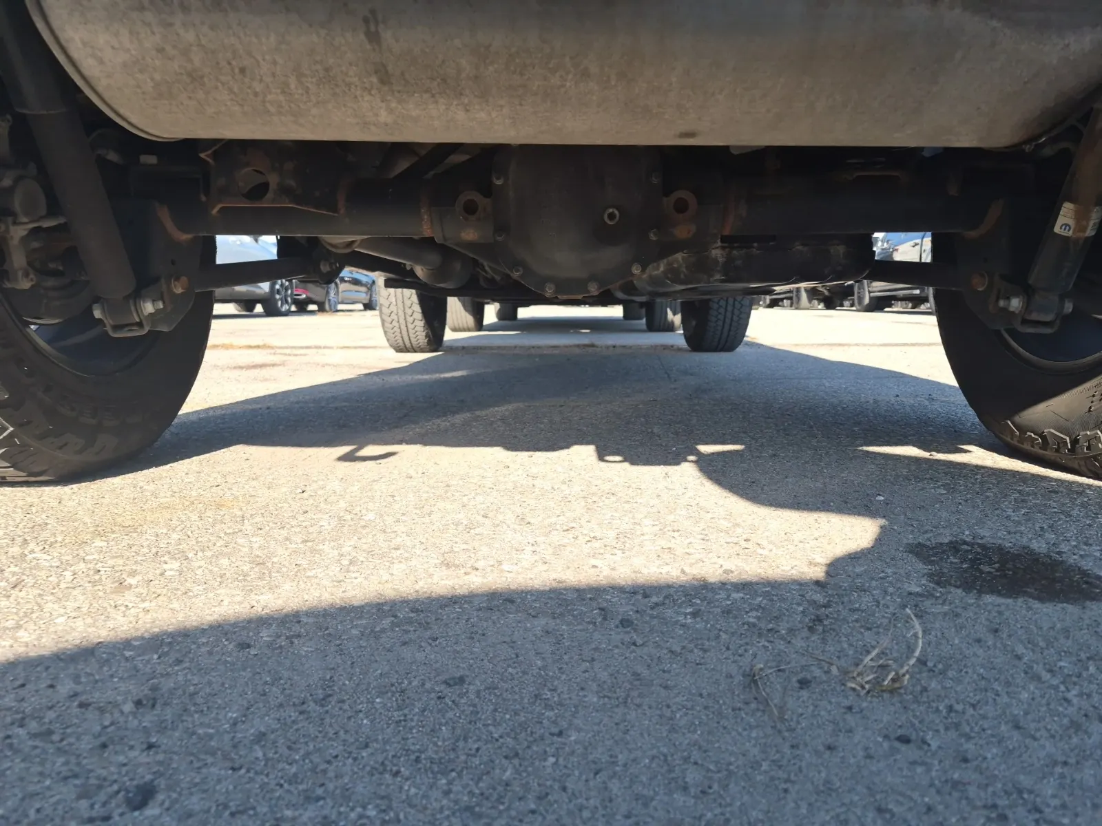 Undercarriage - Rear Photo