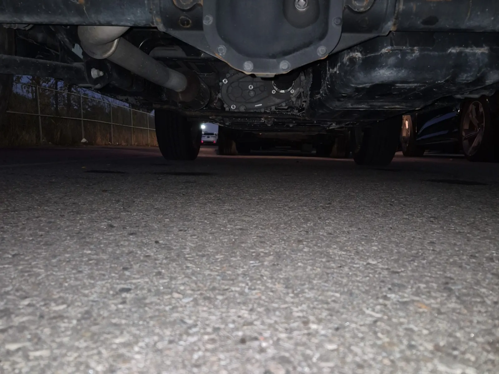 Undercarriage - Rear Photo