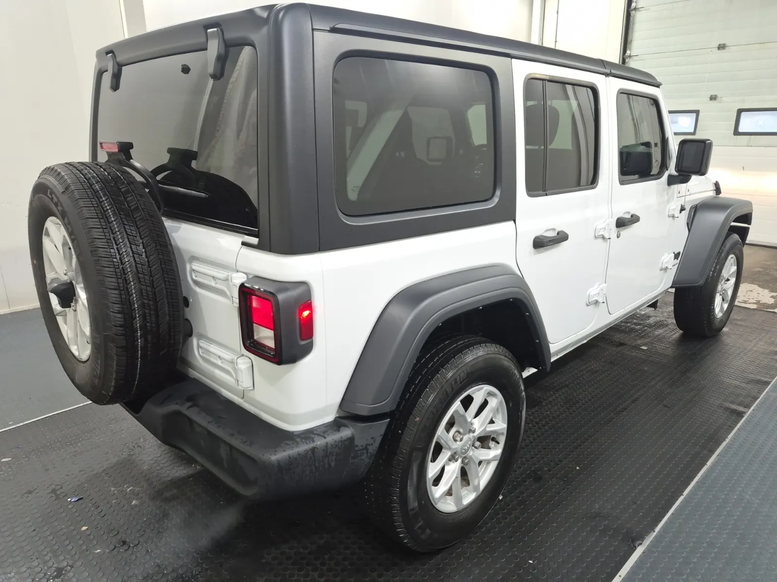 Passenger Rear 3/4 Photo