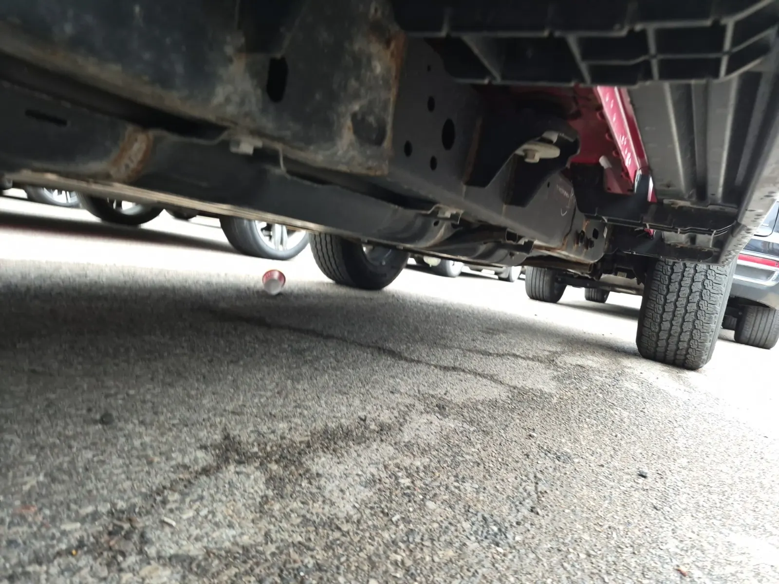 Undercarriage - Passenger Photo