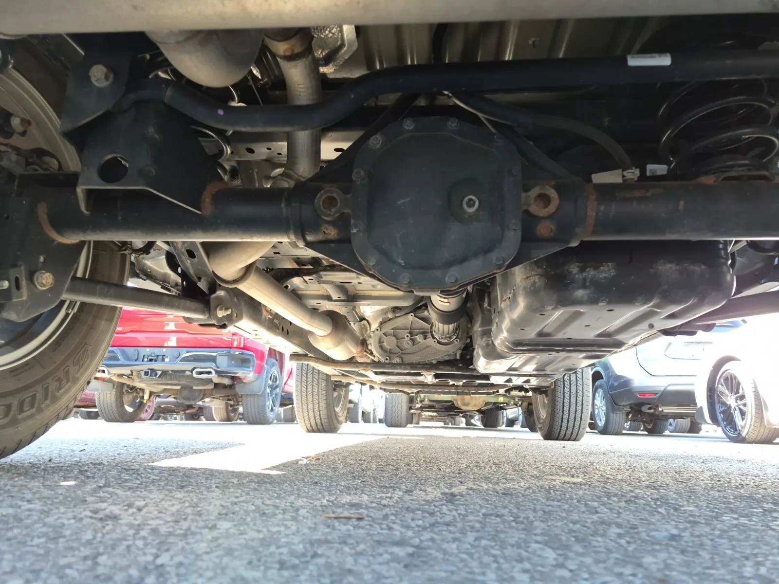 Undercarriage - Rear Photo