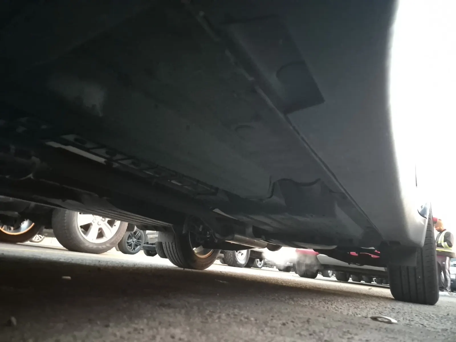 Undercarriage - Driver Photo