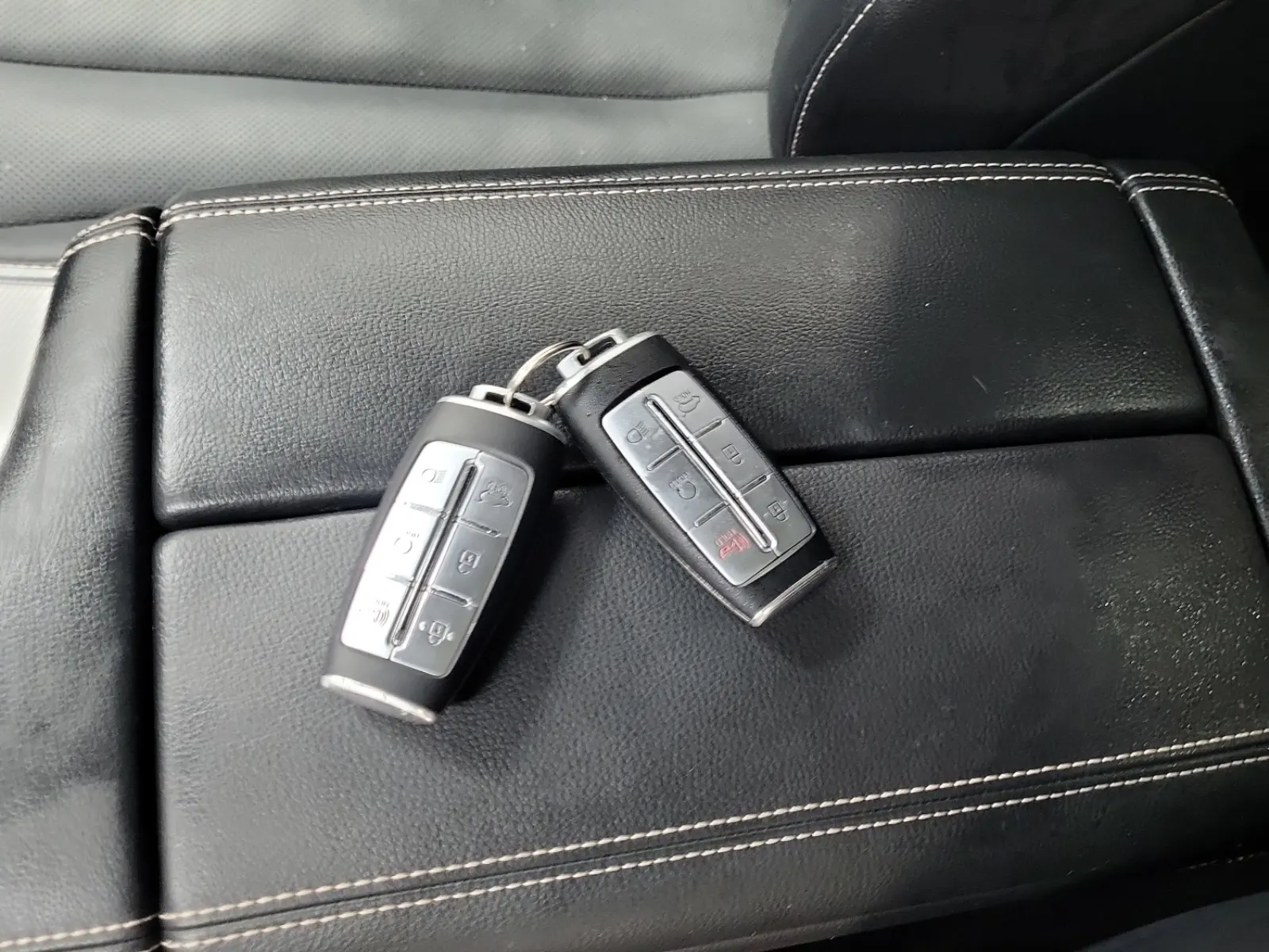 Keys/Fobs/Manual Photo