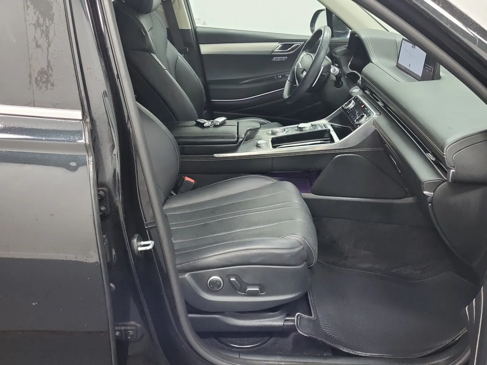 Right Side Interior Photo